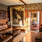 The Castle 3*