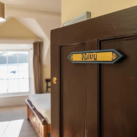 The Castle Bed and breakfast 4*