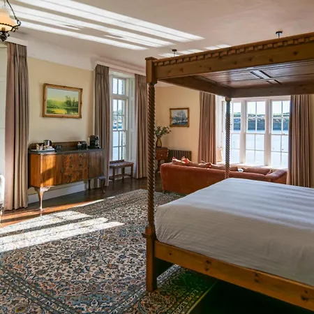 فندق مبيت وإفطار The Castle Castlehaven