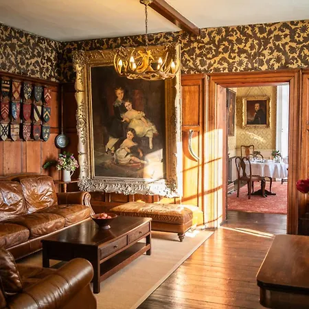 The Castle 3*