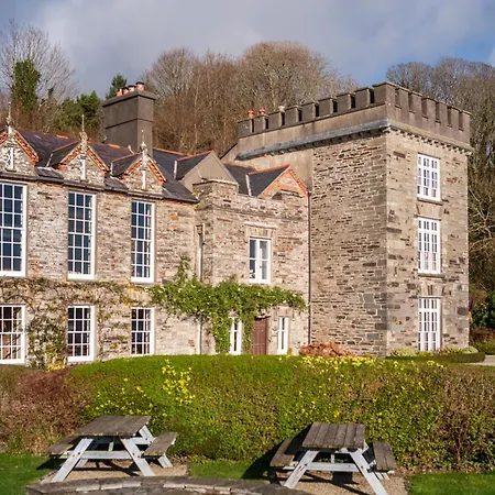 The Castle 3*