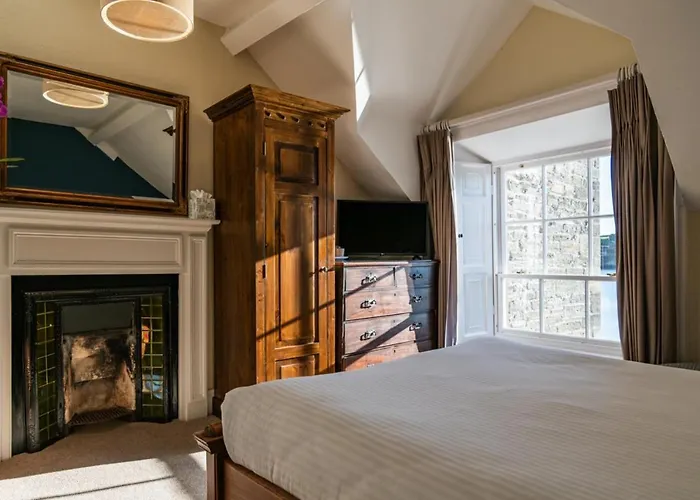 The Castle Bed and breakfast 4*