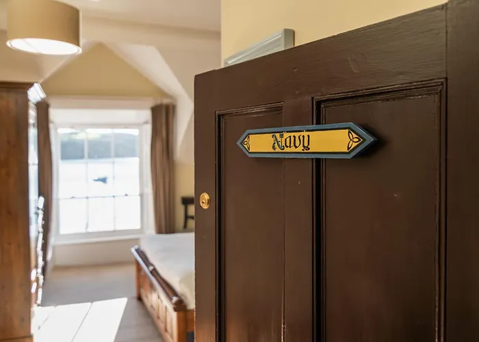 The Castle Bed and breakfast 4*