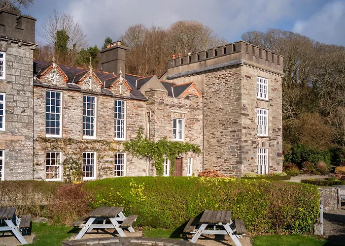 The Castle 3*